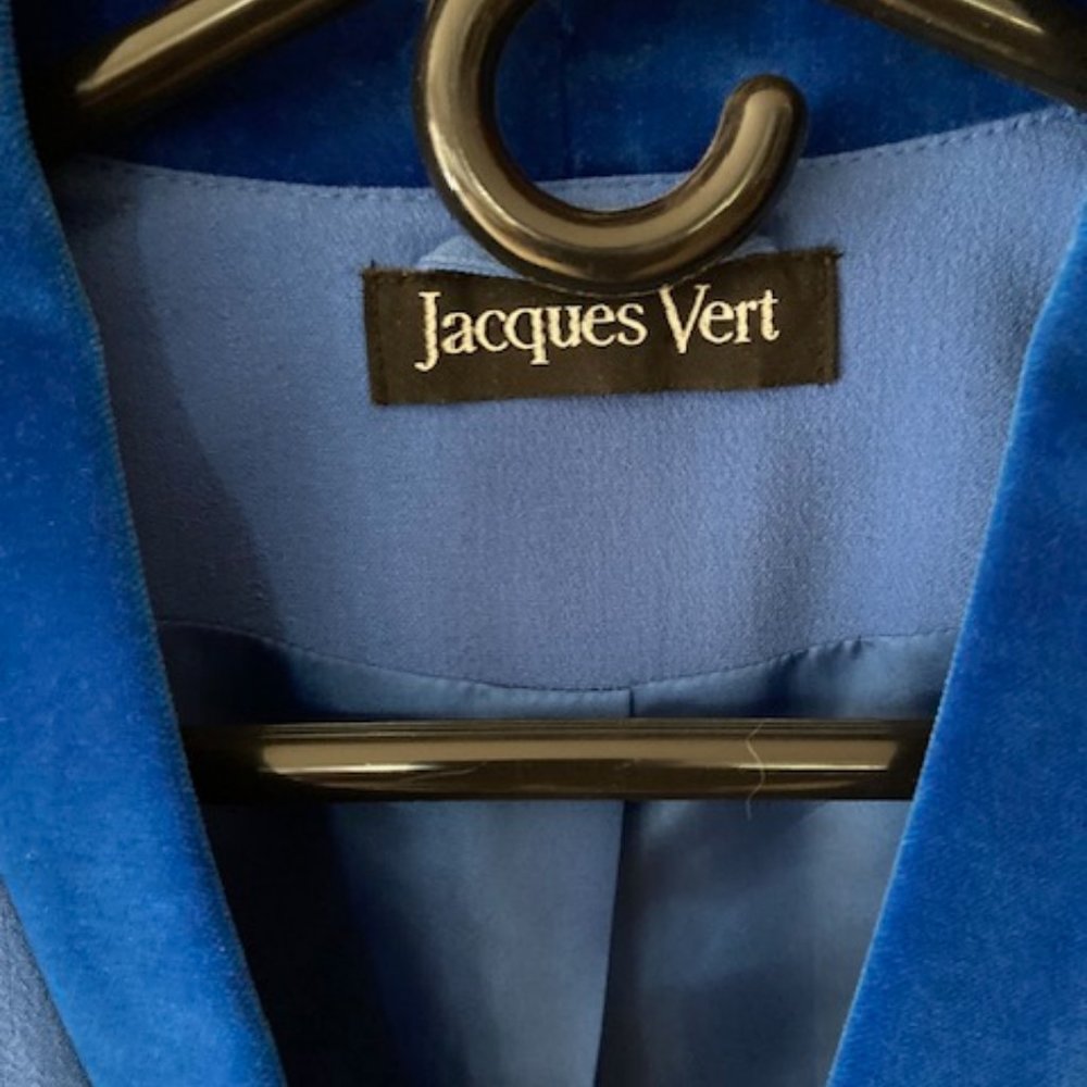 Jacques Vert Elegant Suit, GB 10, US 12, Gorgeous Royal Blue. Bought in London. - Picture 4 of 9